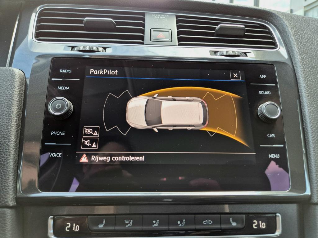 Volkswagen Golf 1.5 tsi comfortline business | automaat | airco | pdc | acc