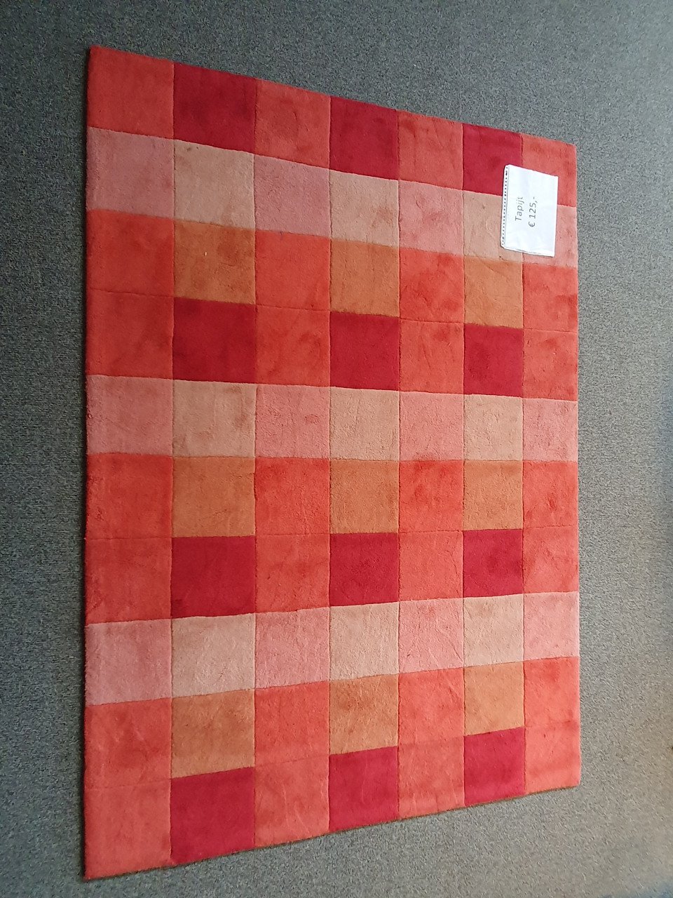 Mooi oranje vloerkleed