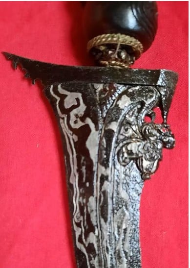 Naga Sasra kris