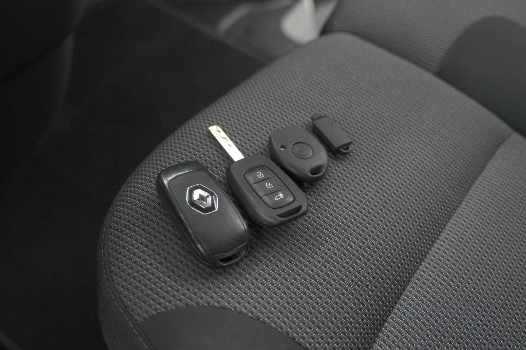 Renault Trafic 2.0 dci 130 t30 l2h1 work edition | navigatie | camera | par