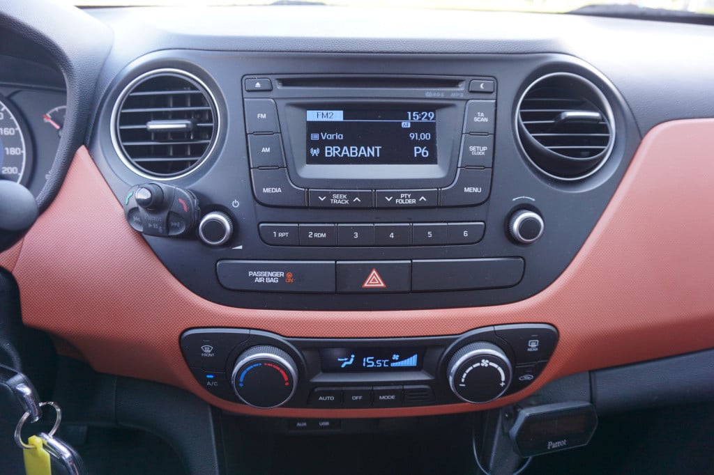 Hyundai I 10 1.0i i-motion comfort climate / cruise / parkeers. / nap