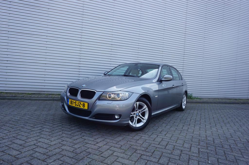 BMW 3-serie 318i corporate lease luxury line climate / navi / cruise / lede