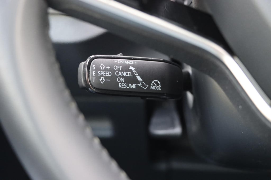 Skoda Scala 1.0 tsi business edition - travel assist