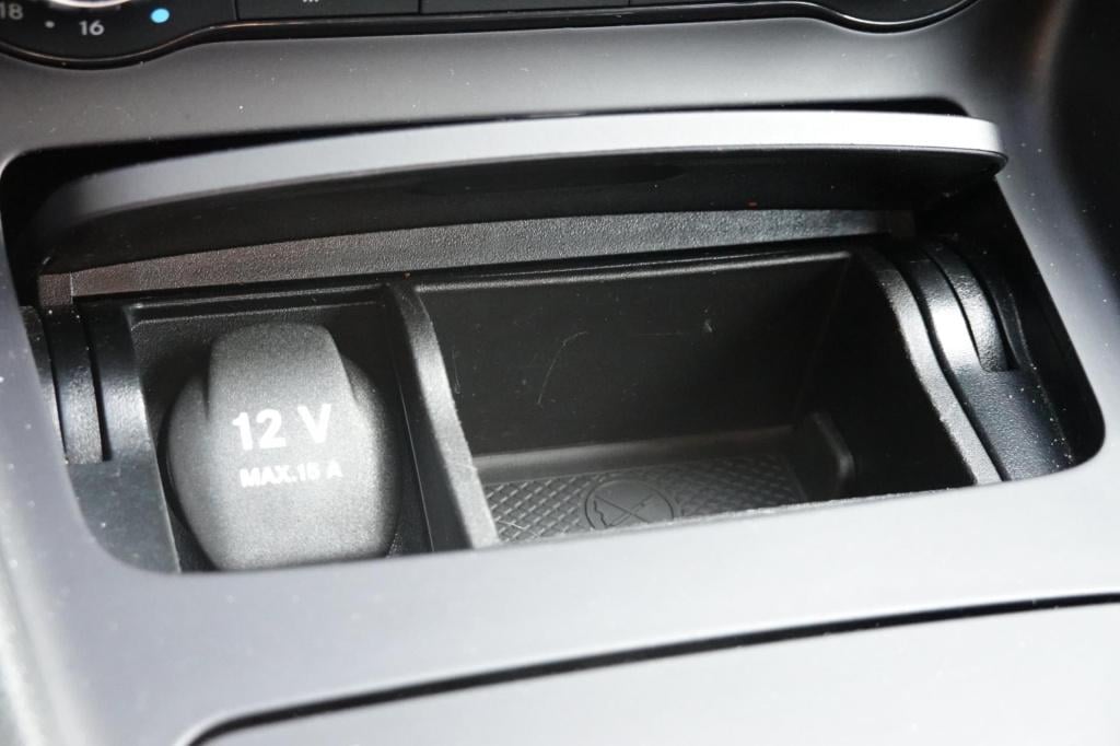 Mercedes-Benz Cla shooting brake 180 orangeart edition