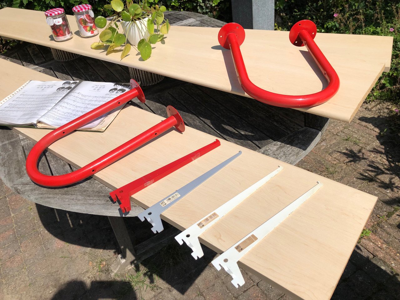3 fraaie boeken/opbergplanken