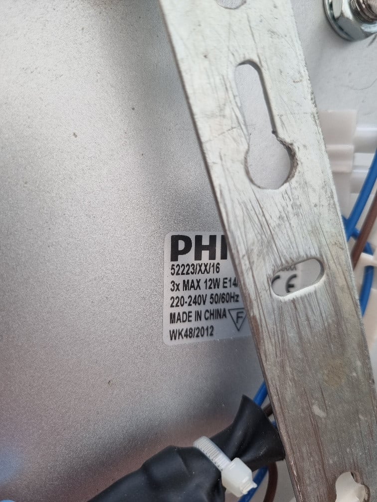 Plafond lamp van Philips.