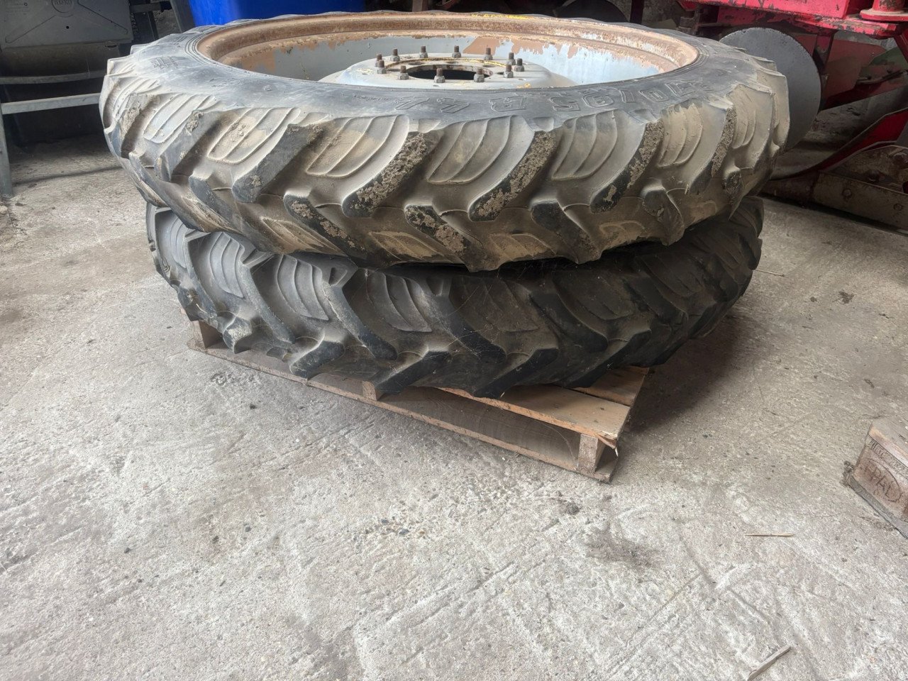 Set banden afkomstig van international 845