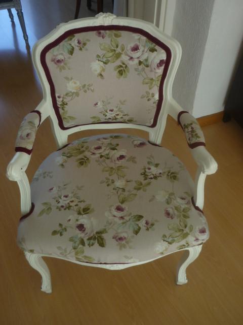 Stoeltje oud hollands brocant met bloem motief