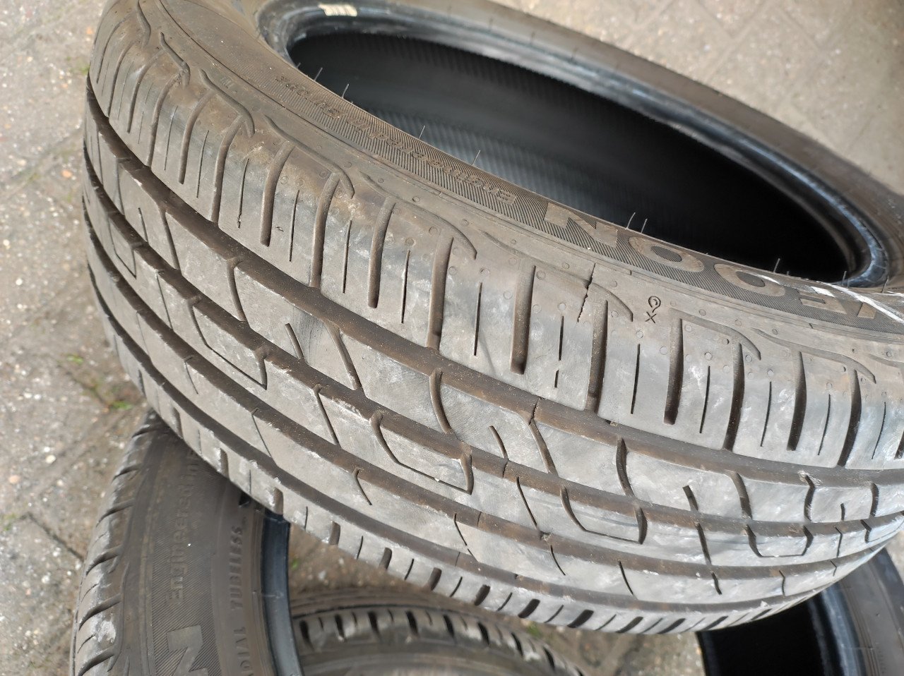 4 Zo goed als nieuwe Tyfoon zomerbanden 185/55 R16 V