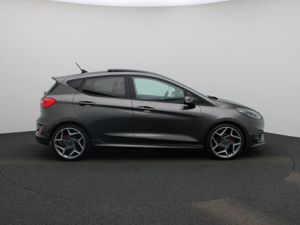 Ford Fiesta 1.5 ecoboost st-3 panoramadak | winterpack | b&o soundsystem | 