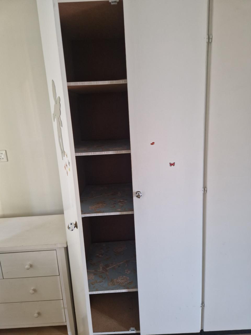 Gratis kasten, garage, kleding,schuur.