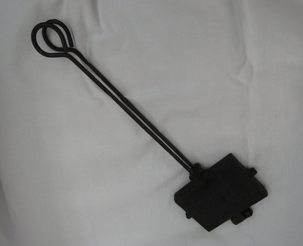 Antiek Mini Wafelijzertje. Voor bosje bloemen.