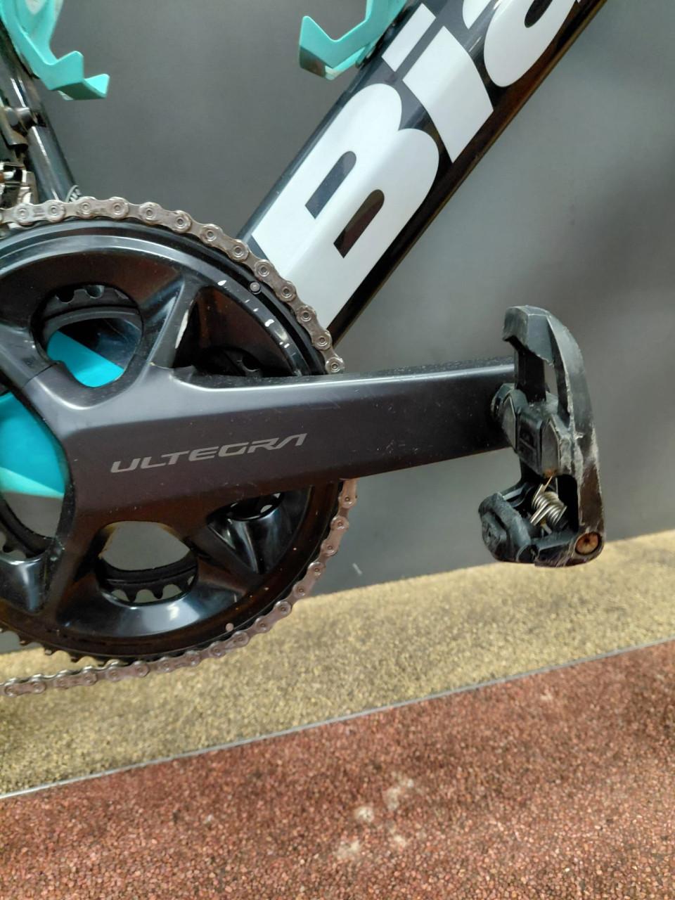 Bianchi Oltre XR4 Ultegra Di2 Scope R4 carbon wielen maat 59