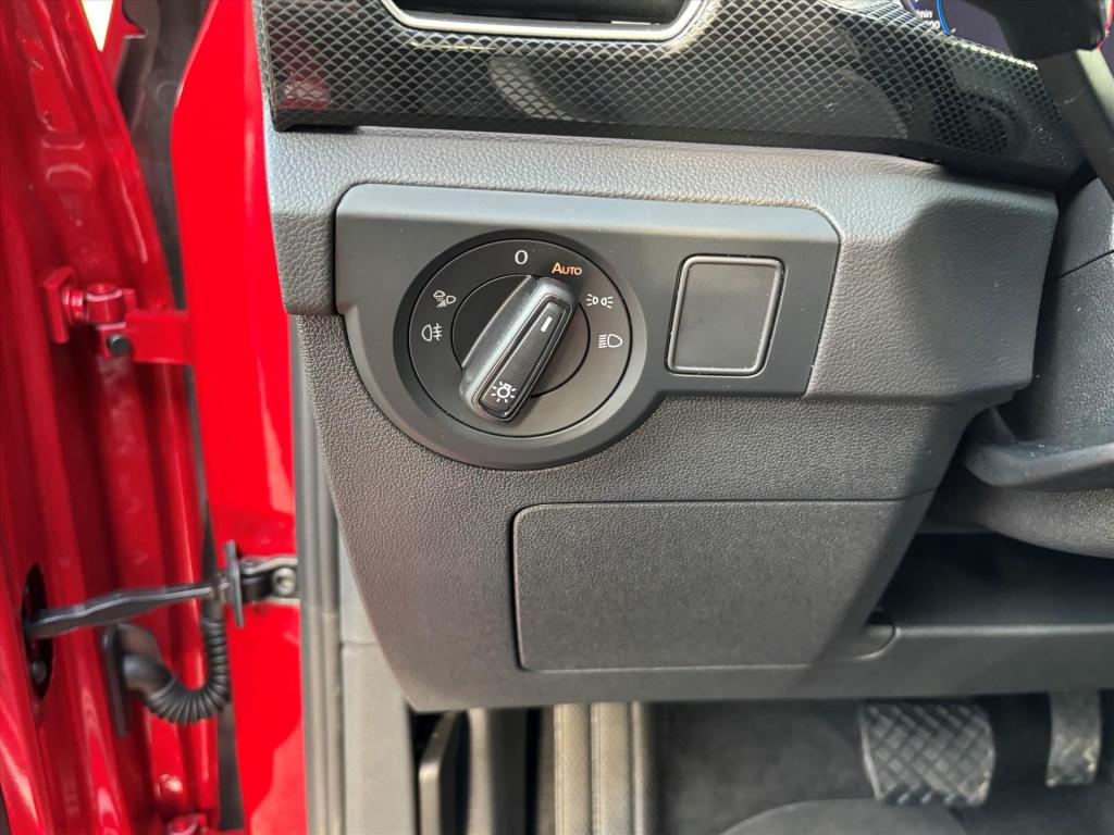 Volkswagen T-cross 1.0 tsi 110pk 7-dsg style| led|trekhaak| dode hoek|adapt