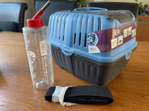 NEYO pet carrier/transportbox incl waterfles