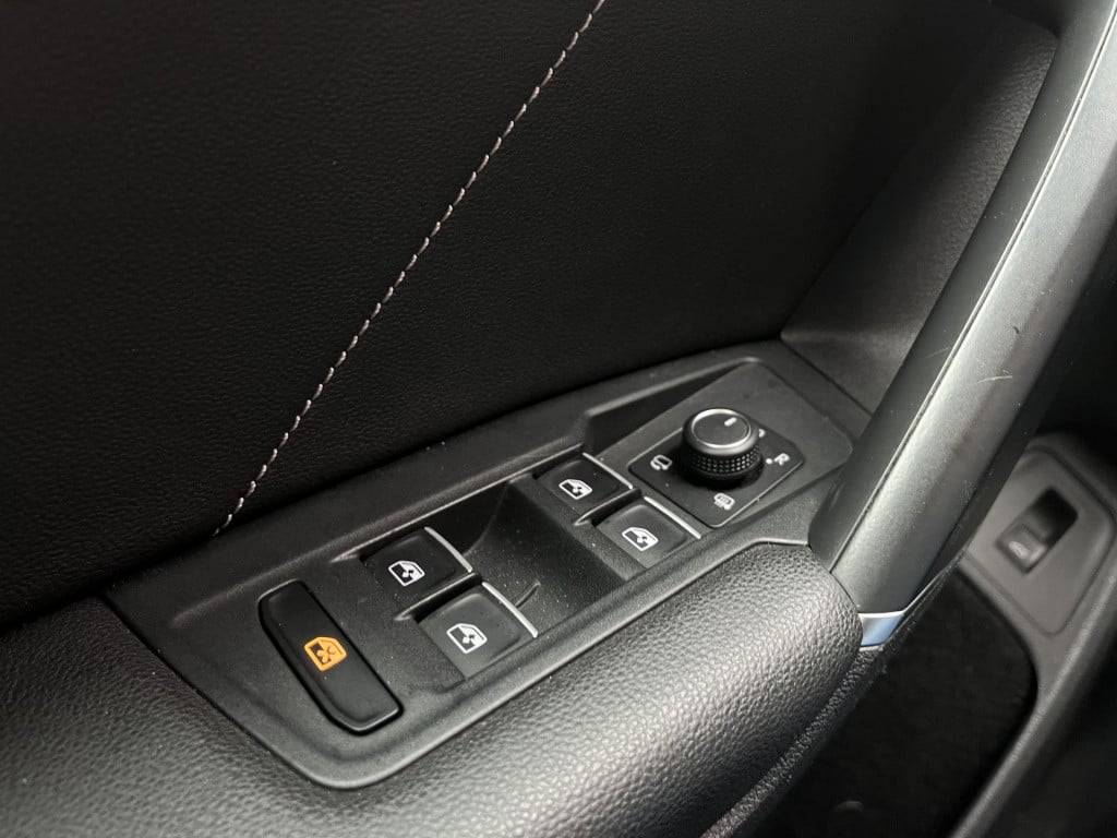 Volkswagen Tiguan 1.4 tsi 4motion highline business r | leer | camera | pan