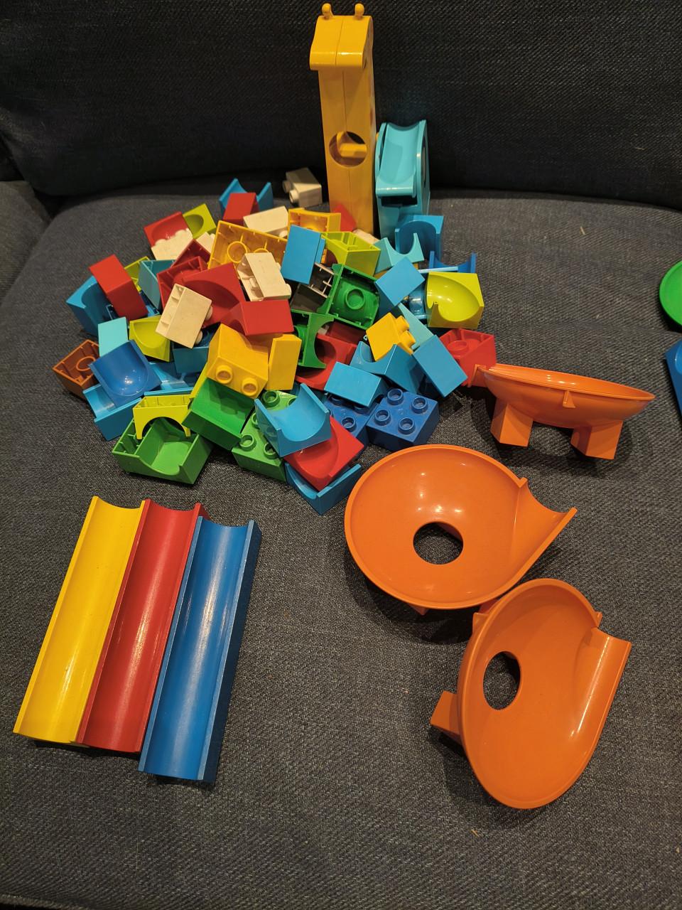 Heel veel duplo en hubelino knikkerbaan