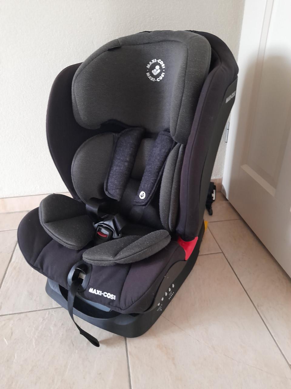 De Maxi-Cosi Titan  9 /36 kg met isofix (in goede nette staat )