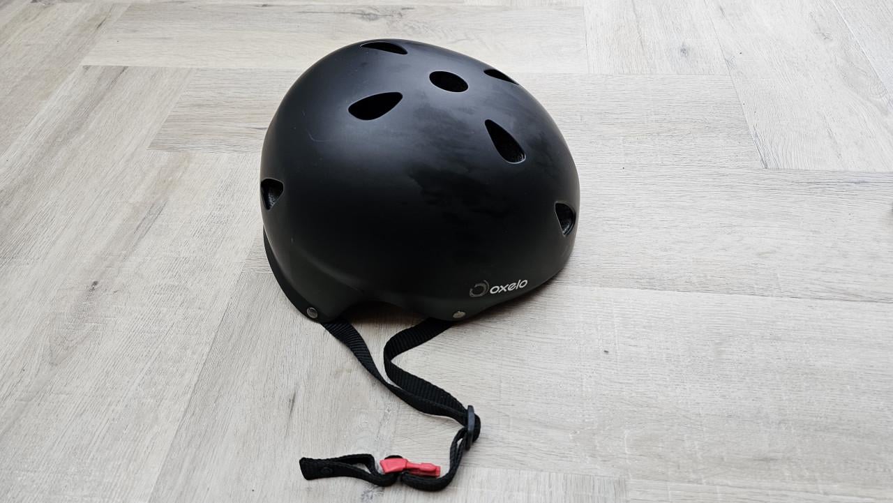 Skatehelm en kniebeschermers