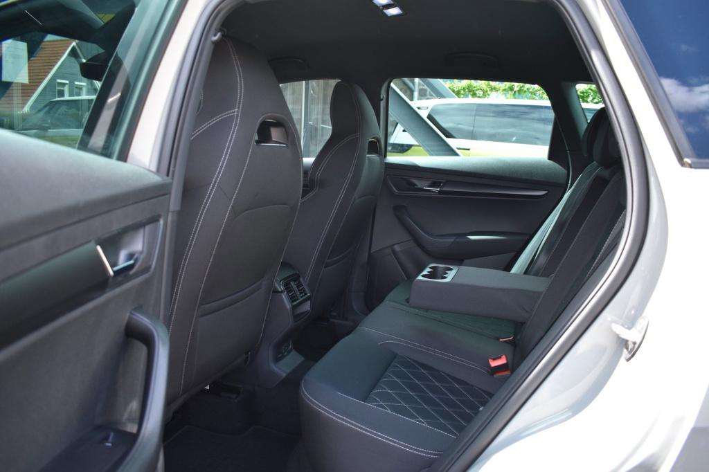 Skoda Karoq 1.5 tsi act sportline | camera | nap | stoelverwarming | apple 