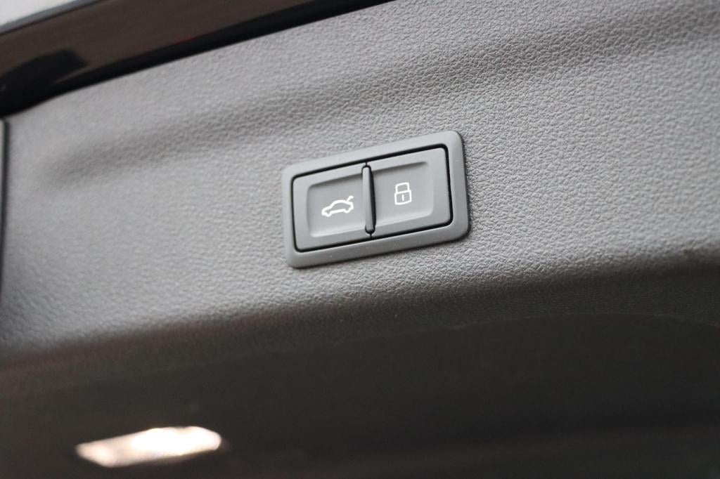 Audi A6 avant 55 tfsi e quattro s edition 367pk s-tronic