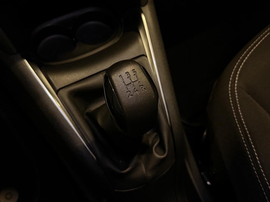 Peugeot 208 1.2 puretech blue lion | led | dab | airco | cruise | apple car