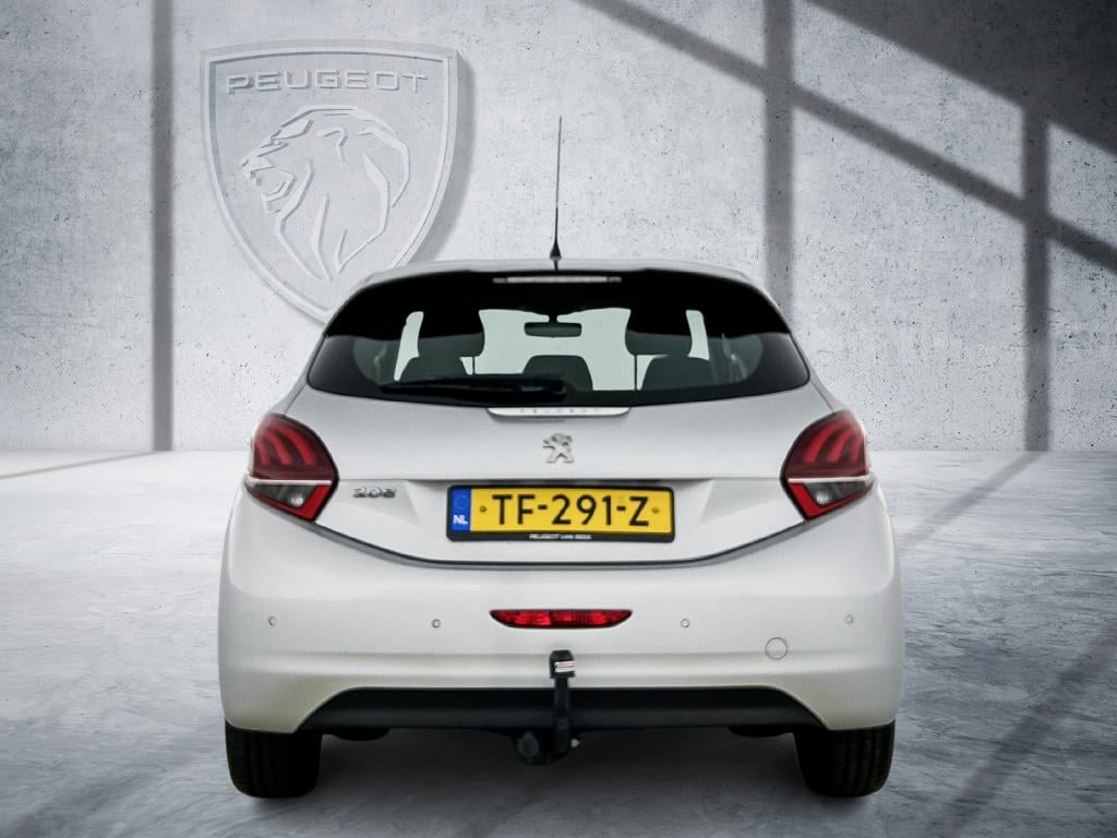 Peugeot 208 82 pk blue lion | rijklaar | trekhaak | navigatie | parkeersens