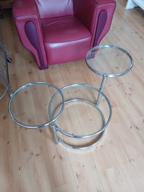 Driedelige stalenbijzettafeltjes