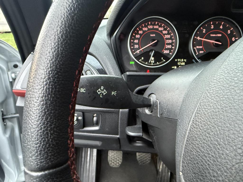 BMW 1 Serie 114i executive business+ 3-drs