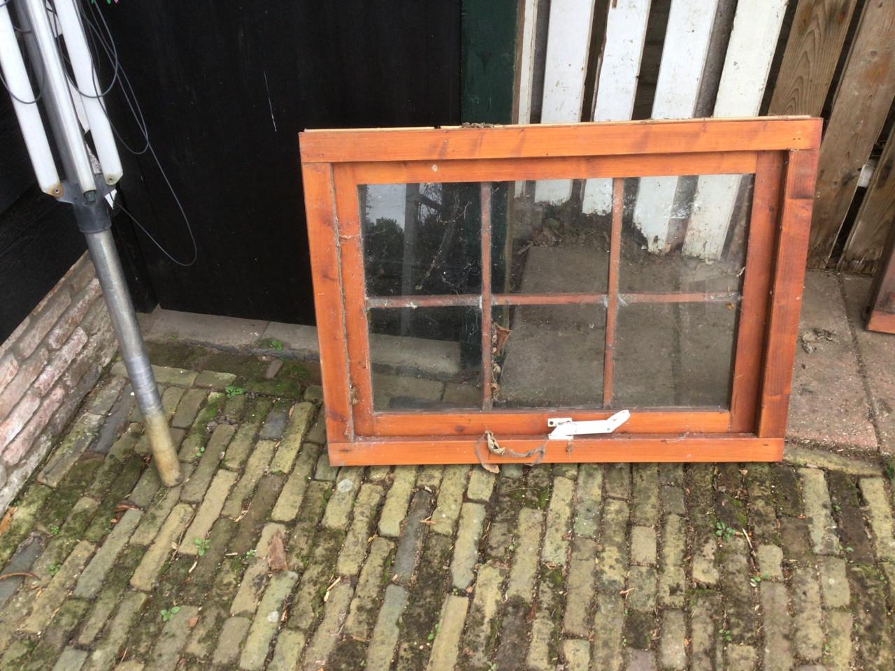 Raam bv voor tuinhuis