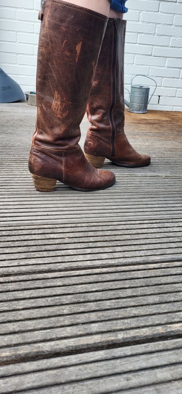 Dameslaarzen, maat 38, bruin leer