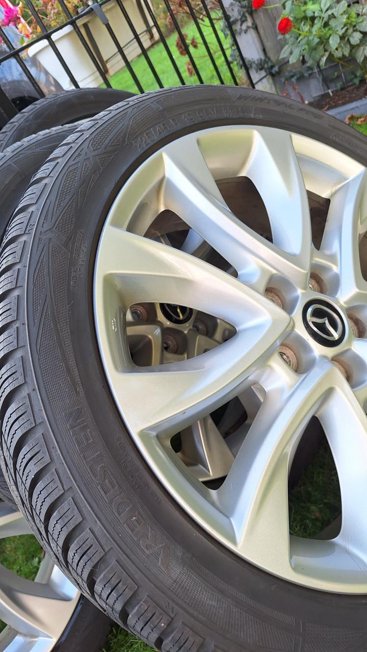 Mazda Velgen met winterbanden 19"