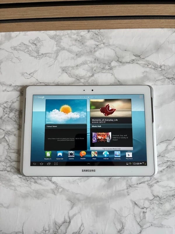Samsung Galaxy Tab 2 10.1 📱 Wit – Inclusief hoes & kabel