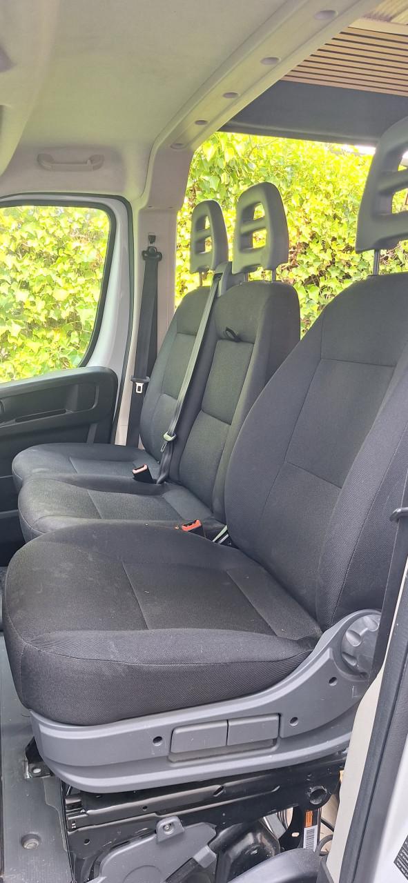 Bestuurdersstoel en 2-zitsbank uit Fiat Ducato 2022