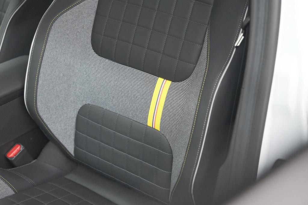 Renault 4 comfort range iconic 52 kwh | pack advanced driving assist | adap