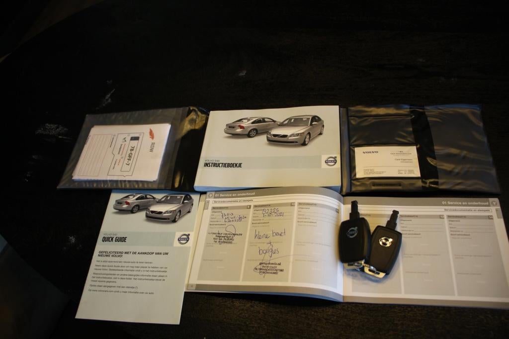 Volvo S40 2.4 edition aut. - 5cil - cruise - xenon - trekhaak - pdc - deale