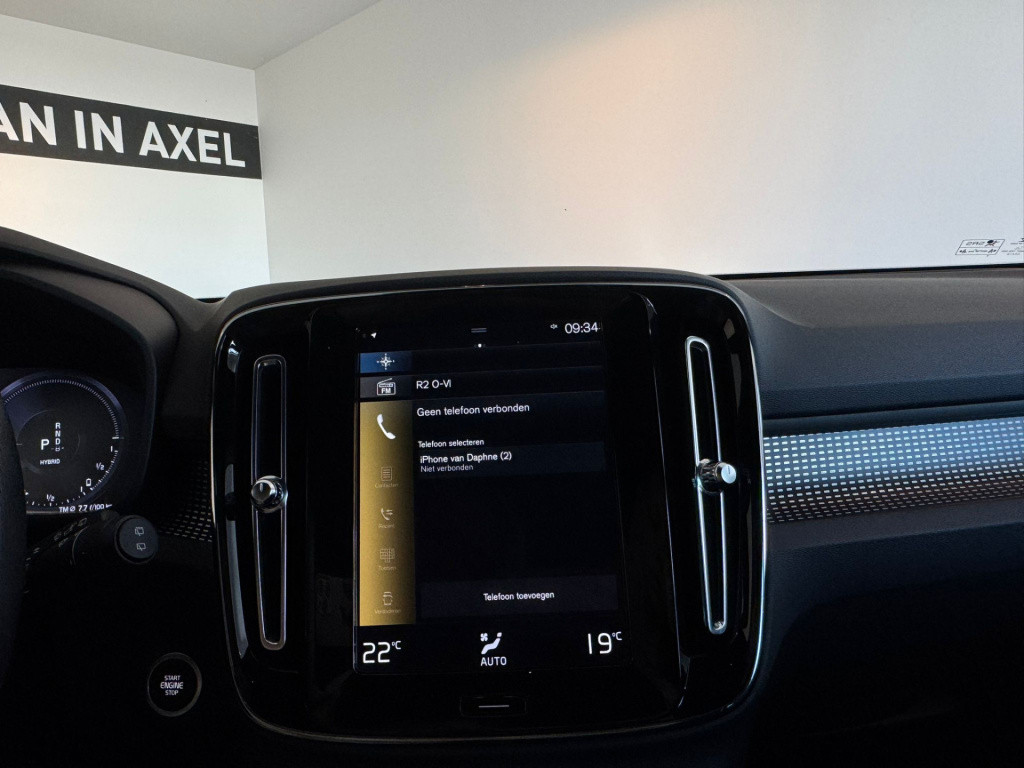 Volvo XC40 1.5 t4 recharge r-design black edition