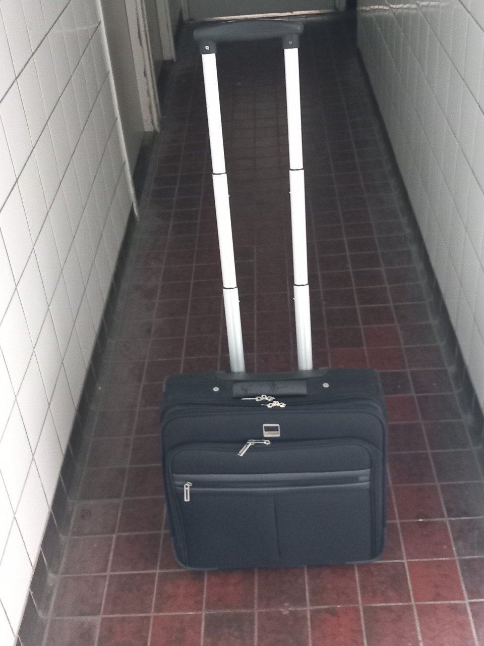 Zwarte (school/werk)trolley met laptopvak