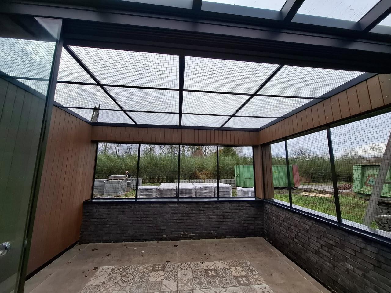 Maandag geopend tot 16.00 uur...................