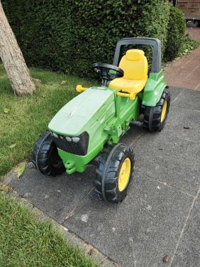 John Deere traptractor