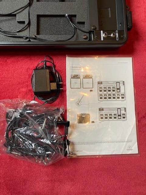 Behringer PB1000 pedalboard inclusief voeding