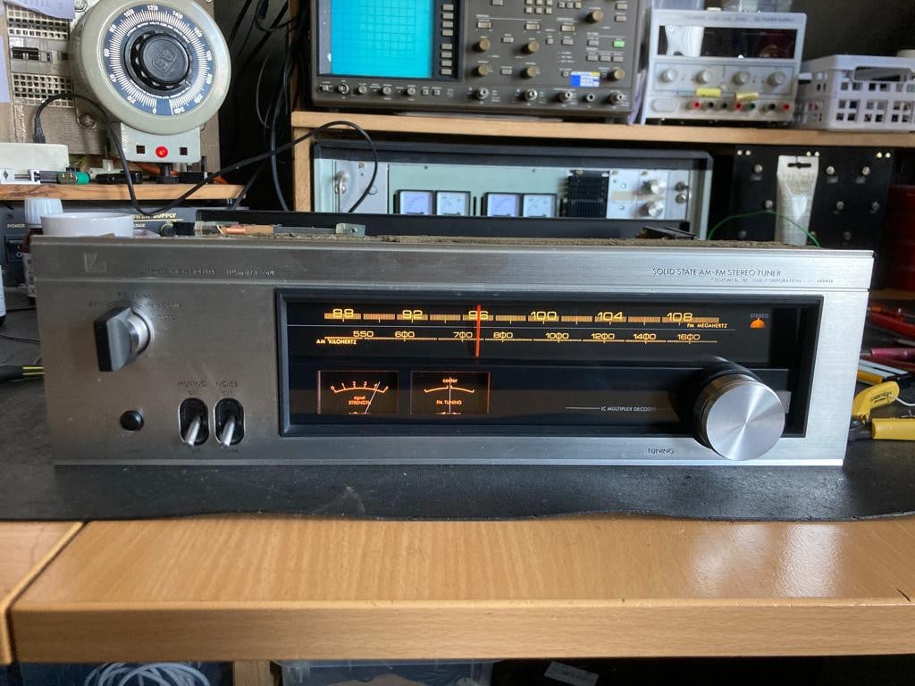 Luxman T-550V vintage tuner houten kast volledige service en garantie