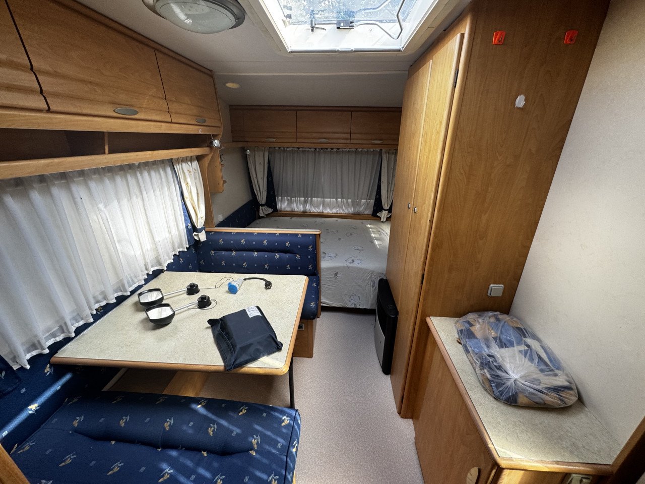 Caravelair Solariria 2005 met voortent , vast bed en boiler