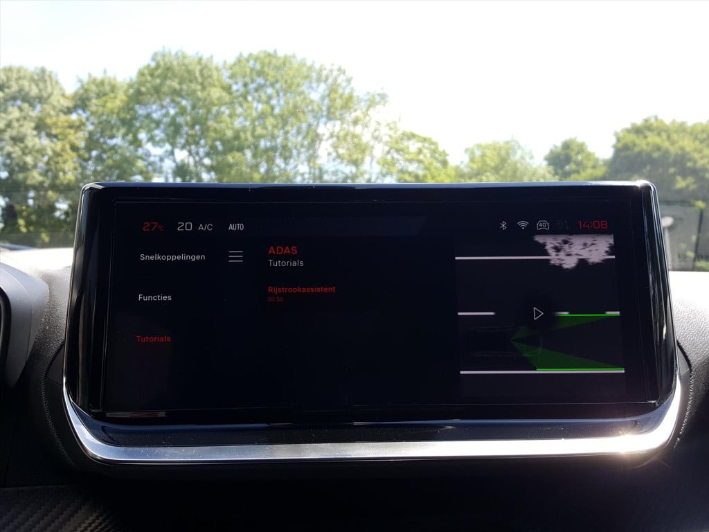 Peugeot 2008 allure pack 1.2 pt-130pk (vol)automaat (eat8) | 3d navigatie &