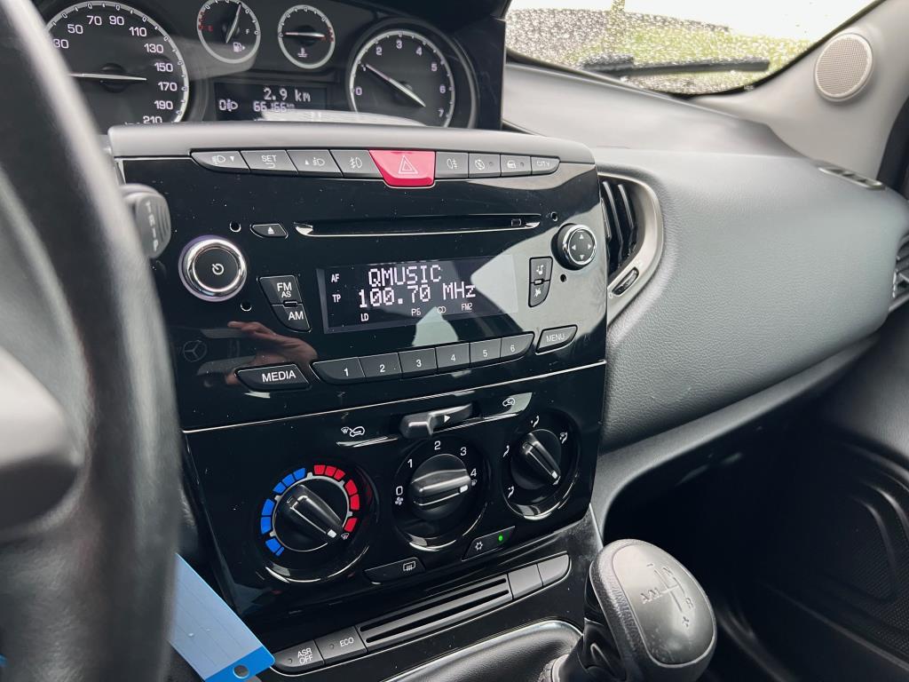 Lancia Y(psilon) 0.9 twinair silver