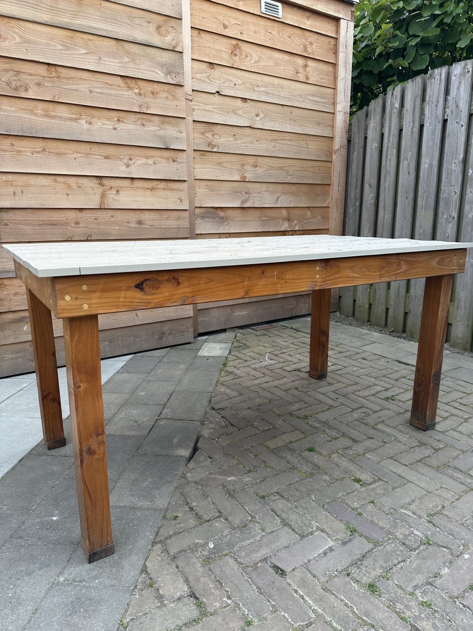 Douglas tuintafel