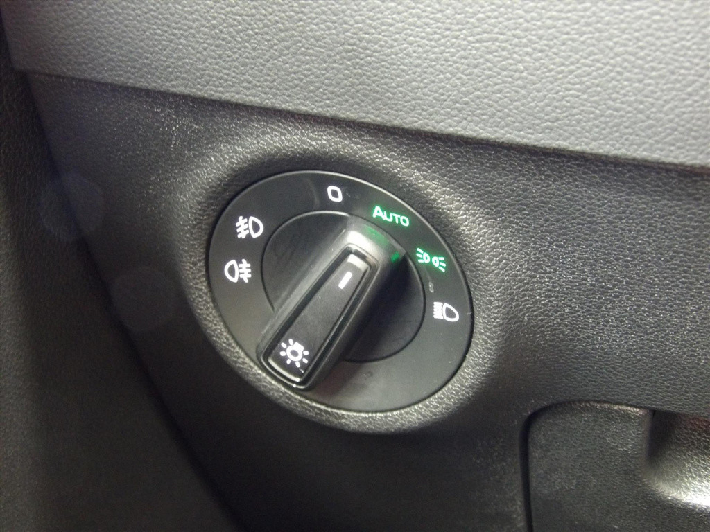 Skoda Karoq 1.5 tsi greentech act150pk sportline business