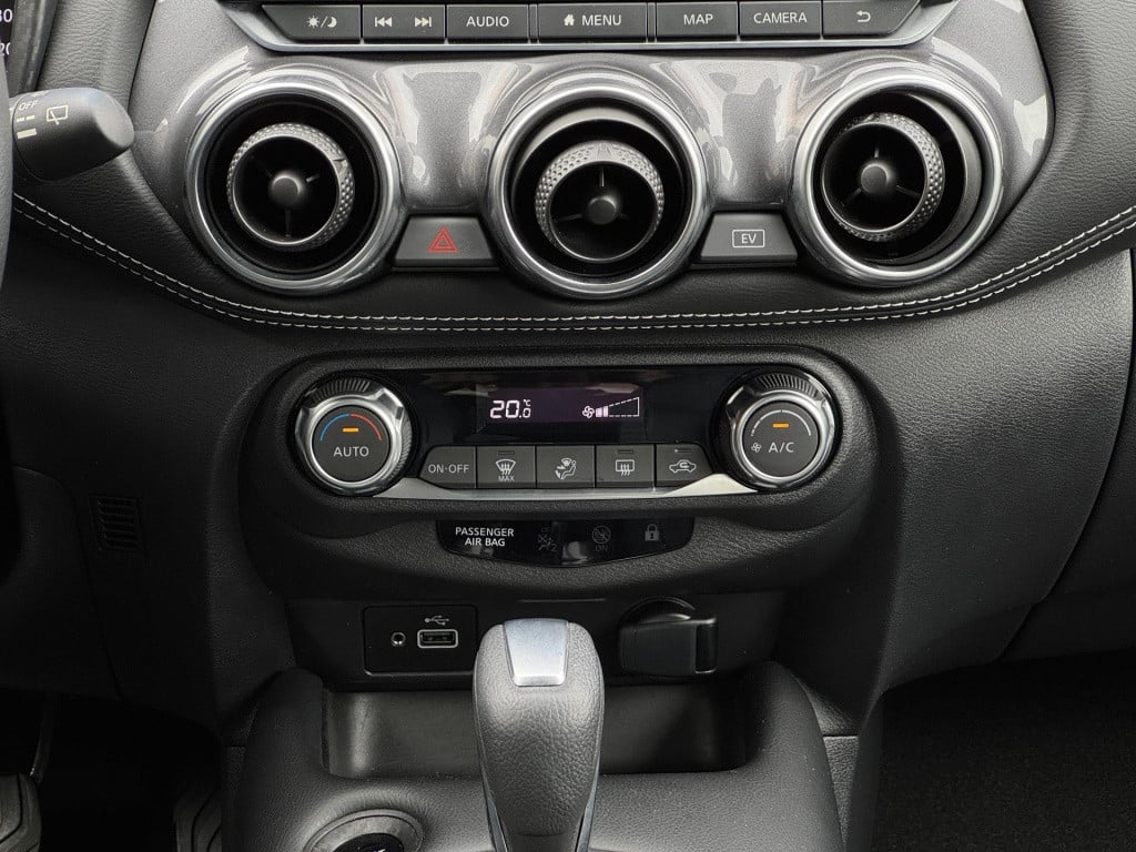 Nissan Juke 1.6 hybrid n-connecta parking pack