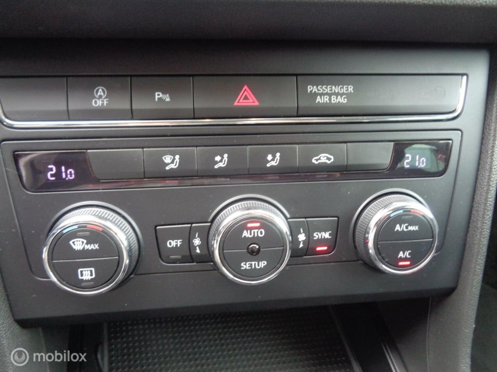 Seat Leon Sportstourer st 1.0 ecotsi style business/airco/led/pdc/automaat 