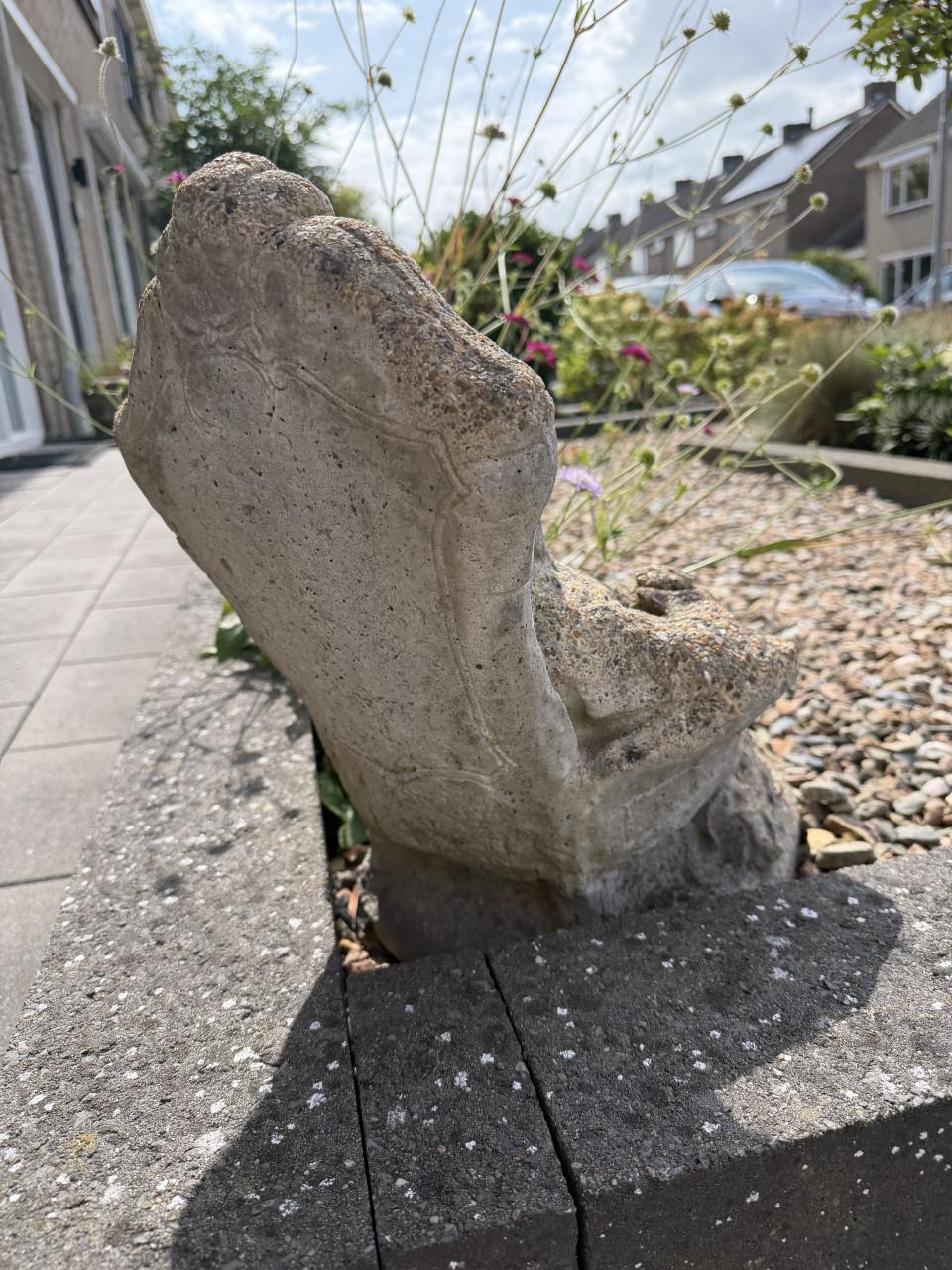 Betonnen tuinbeeld